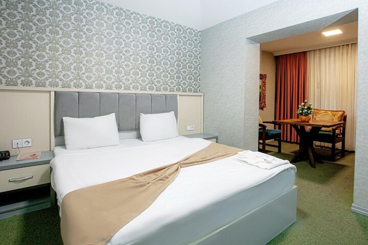 Room 36 of 72