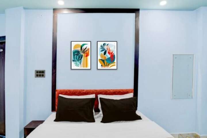 Room 2 of 7