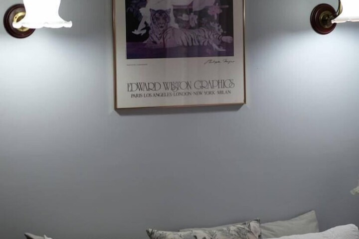 Room 27 of 47