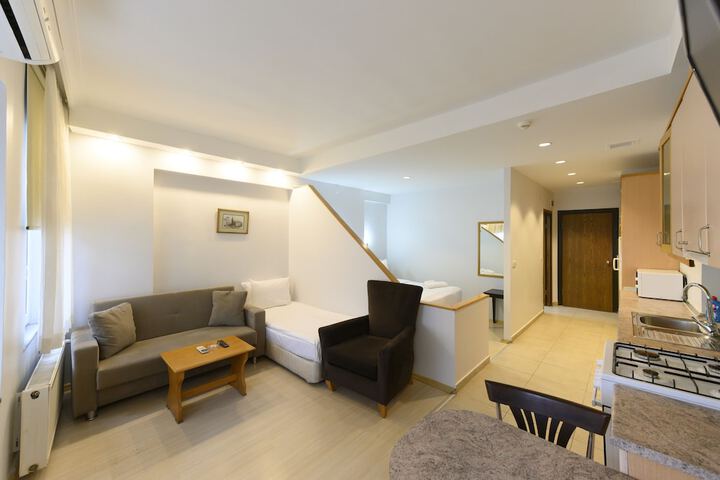 Room 10 of 48