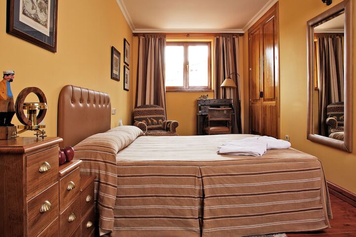 Room 11 of 30