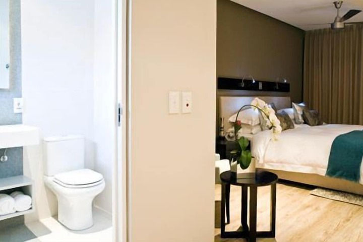 Room 10 of 34