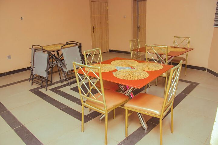 Dining 15 of 20