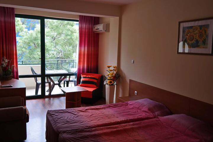 Room 9 of 49