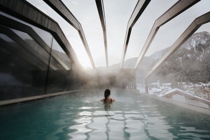 Pool 33 of 82