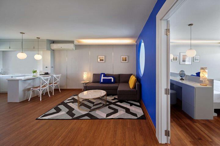 Room 17 of 60