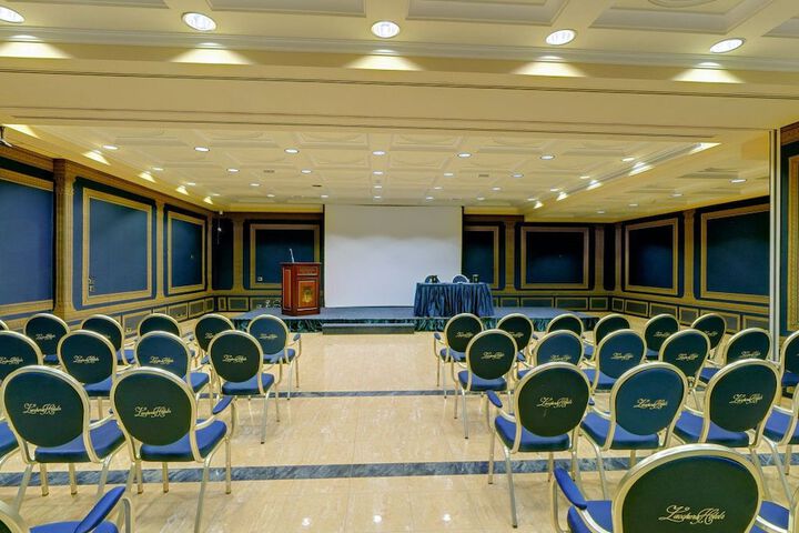 Business Center 170 of 180