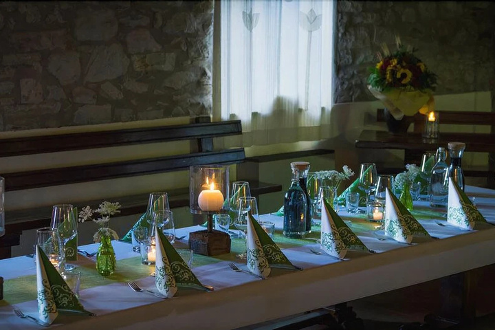 Dining 11 of 14