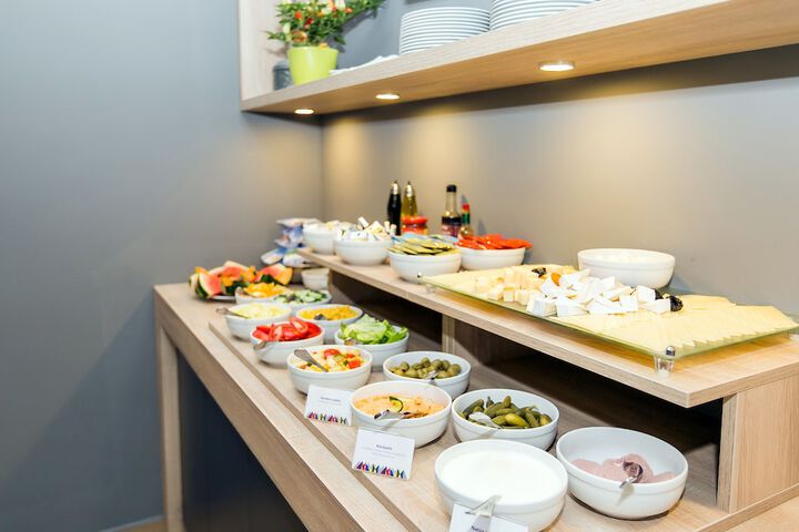 Dining 40 of 56