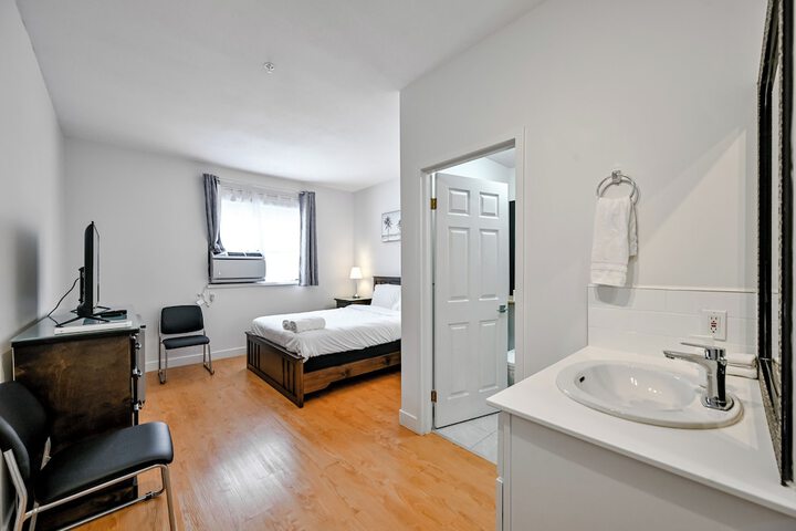 Room 35 of 95