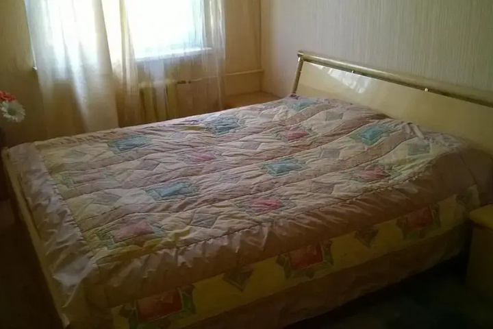 Room 5 of 8