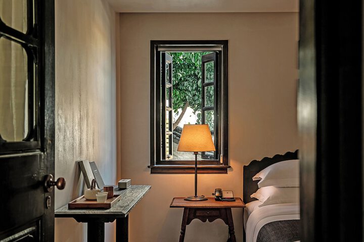 Room 14 of 87