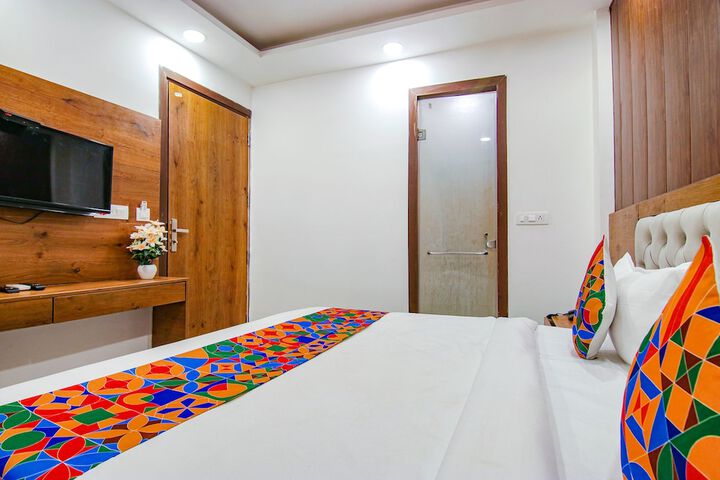 Room 16 of 24