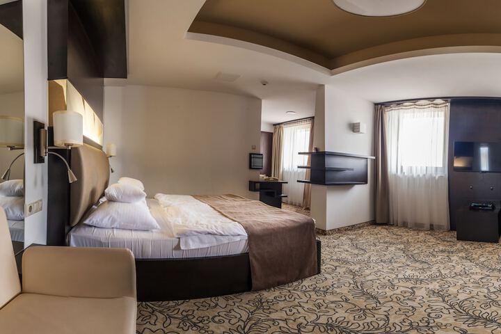 Room 9 of 70