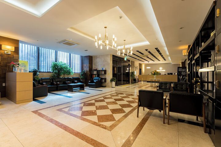Hotel Lobby