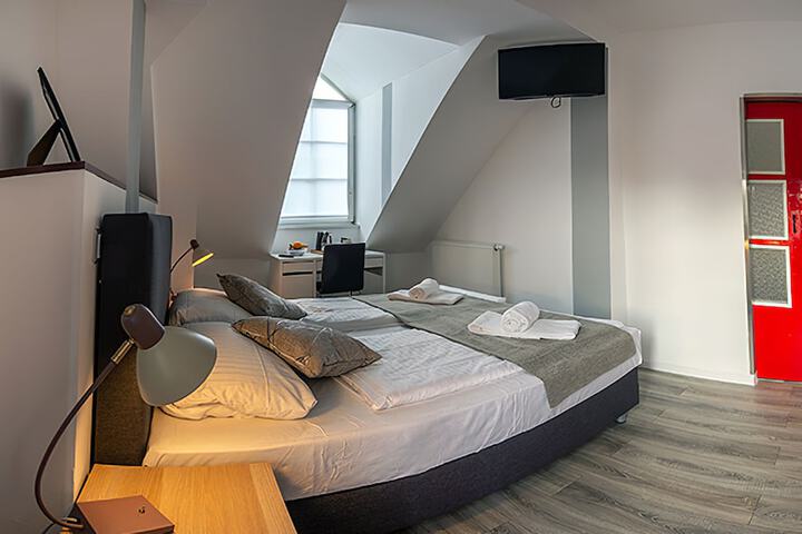 Room 10 of 57