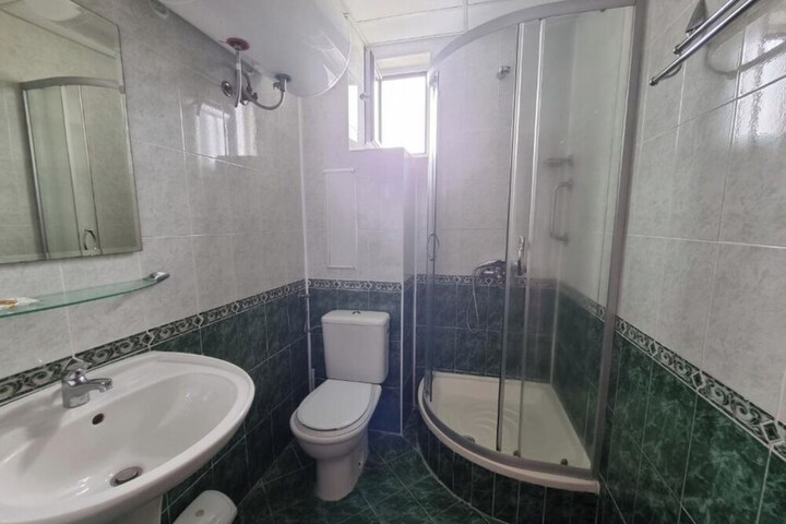 Room 40 of 102