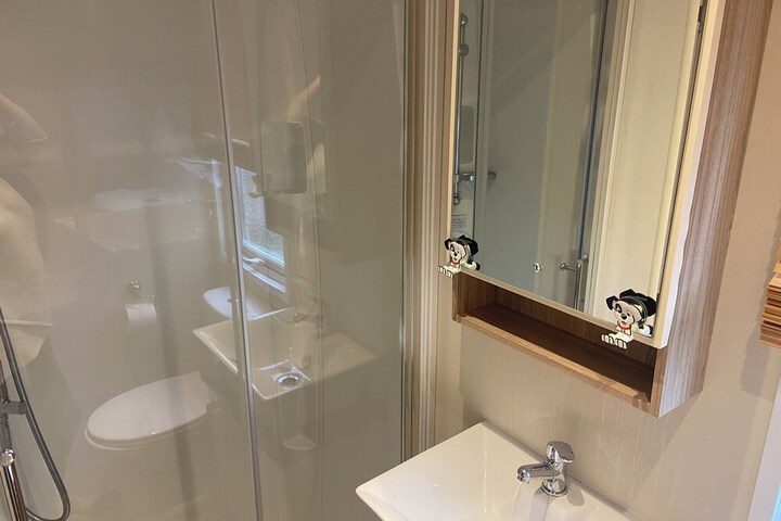 Room 12 of 26