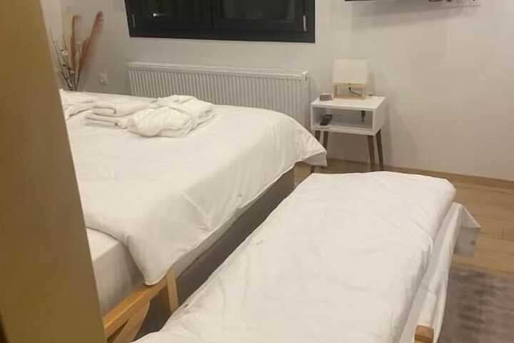 Room 8 of 22