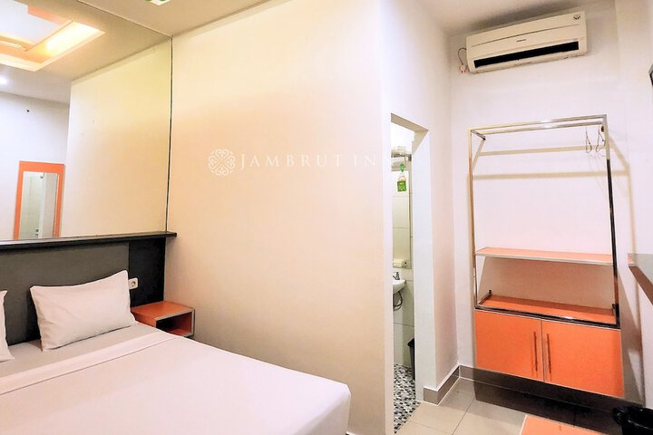 Room 8 of 42