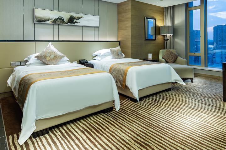 Room 14 of 216