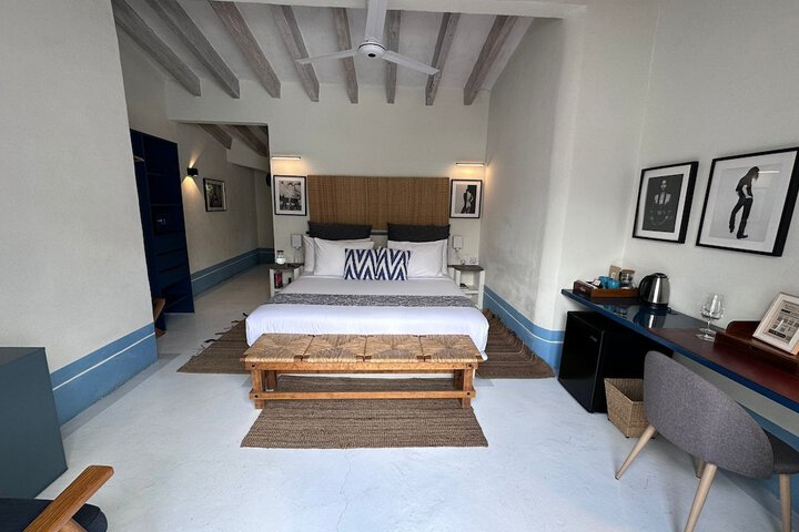 Room 90 of 144