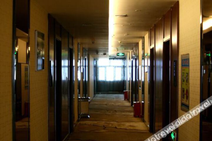 Hotel Interior 8 of 20