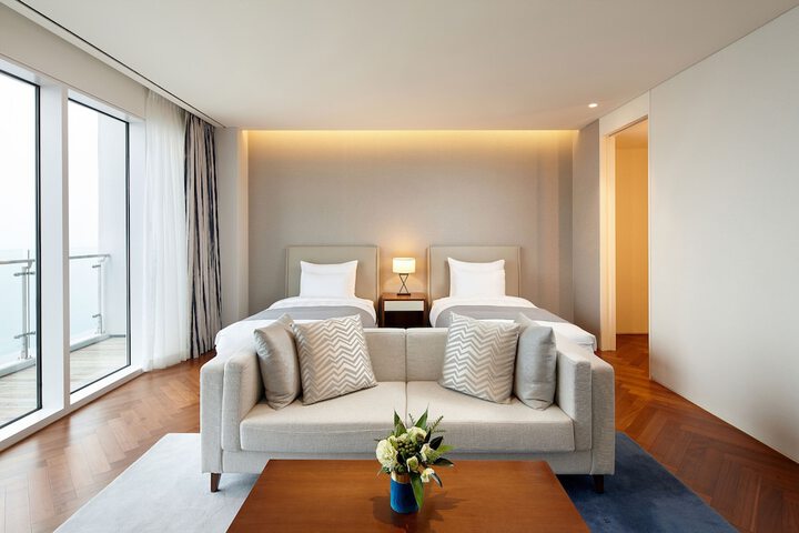 Room 42 of 181