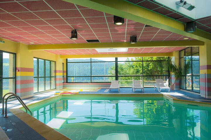 Pool 20 of 38