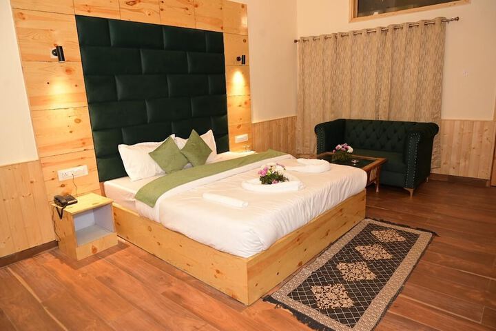 Room 3 of 17