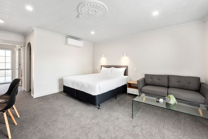 Room 21 of 40