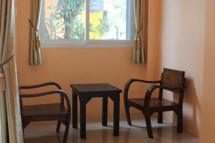 Room 32 of 60