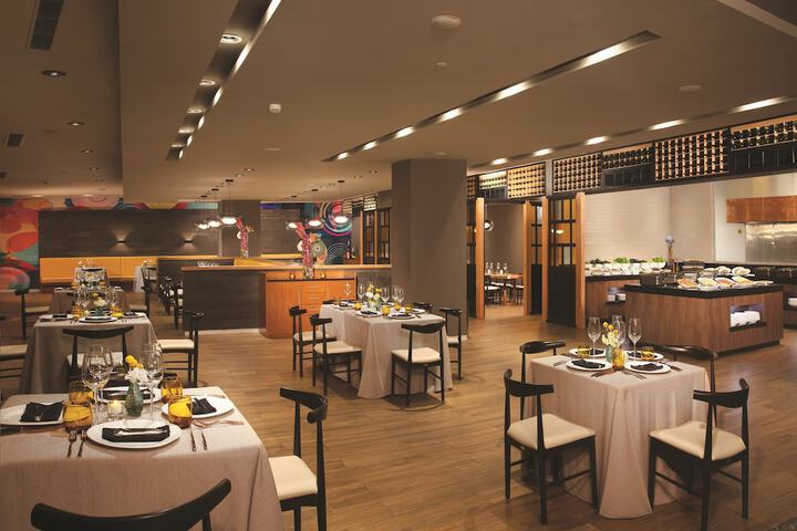 Dining 64 of 85