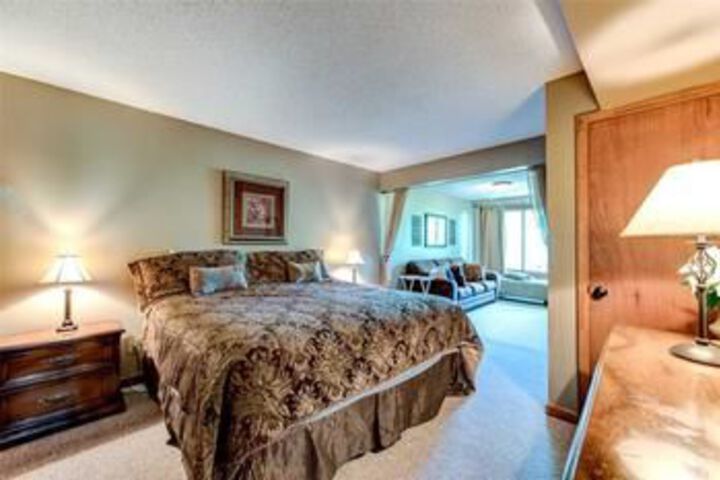 Room 9 of 29