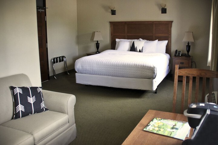 Room 4 of 24