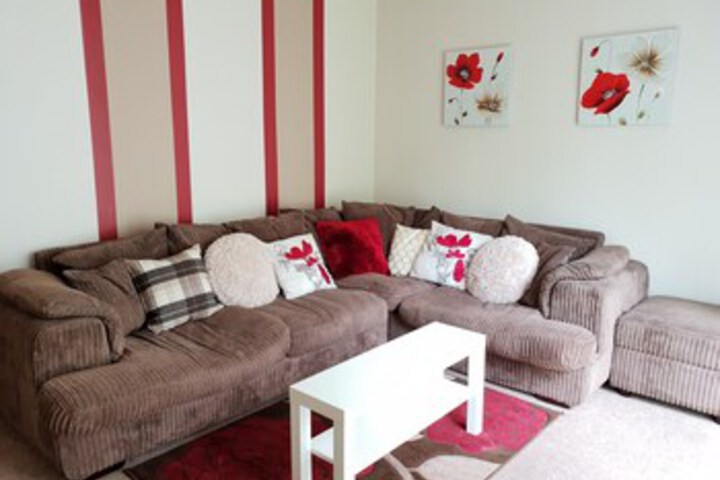 Lounge 15 of 40