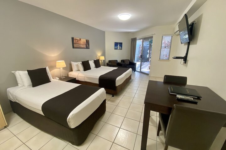 Room 3 of 49