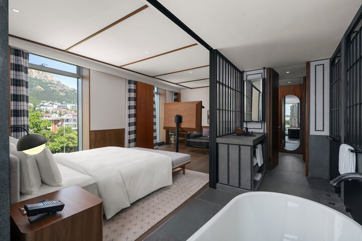 Room 42 of 86