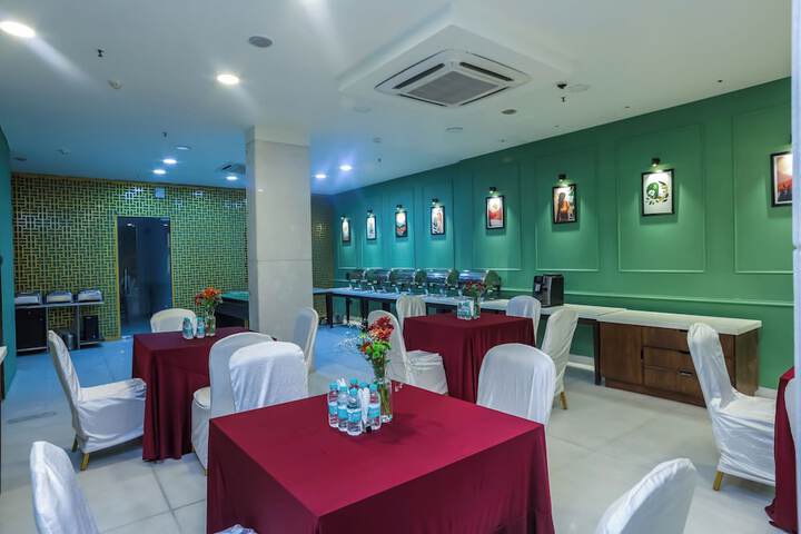 Ballroom/Hall 115 of 137