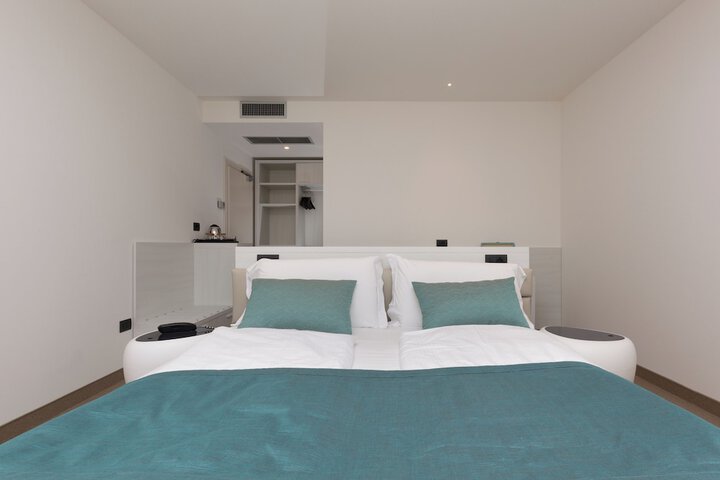 Room 10 of 59
