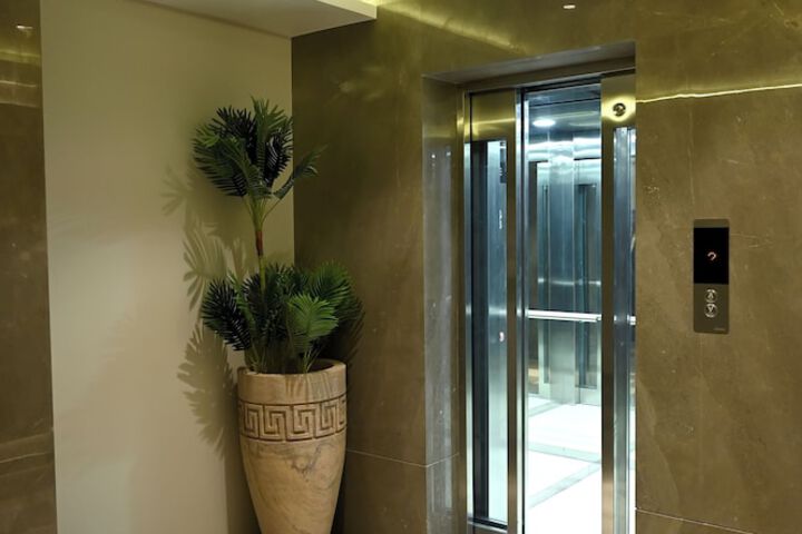 Hotel Interior 6 of 170
