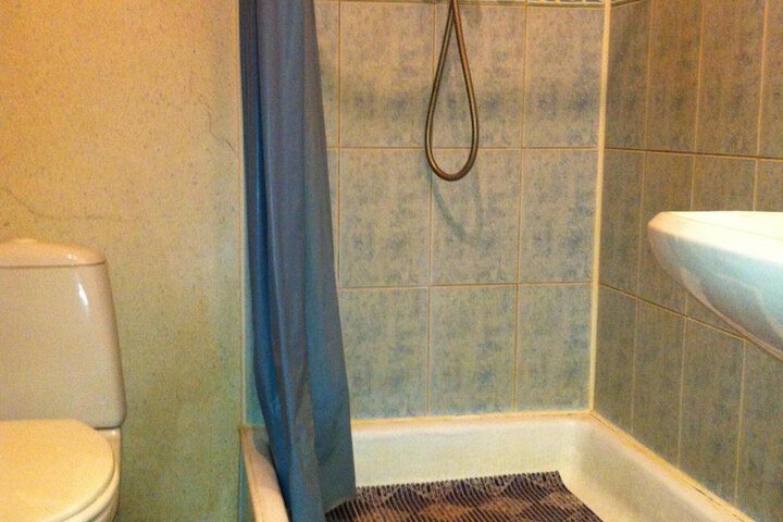 Room 21 of 29