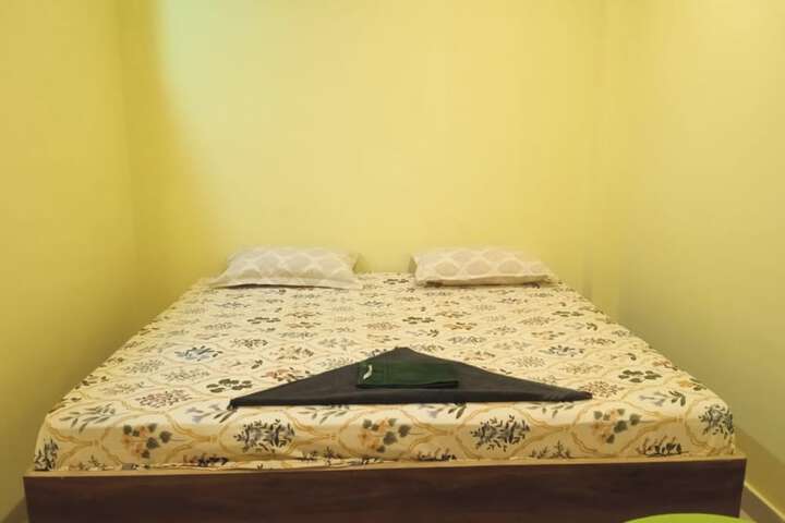 Room 3 of 12