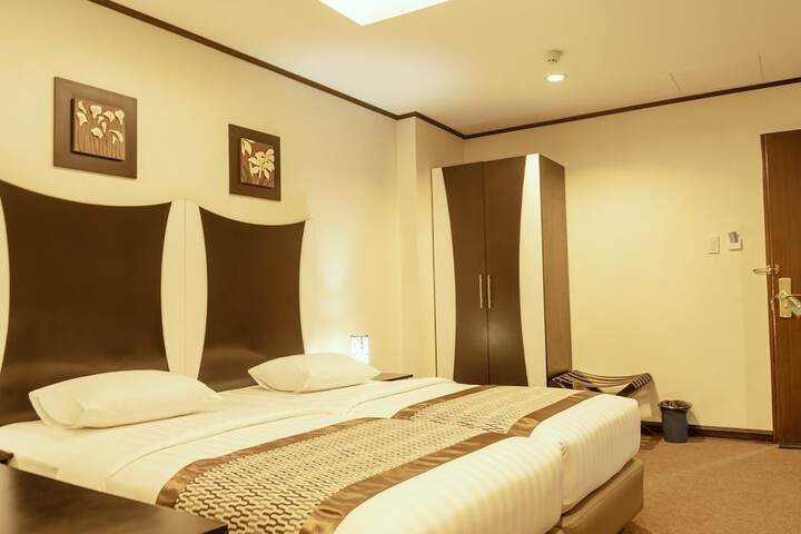 Room 4 of 49