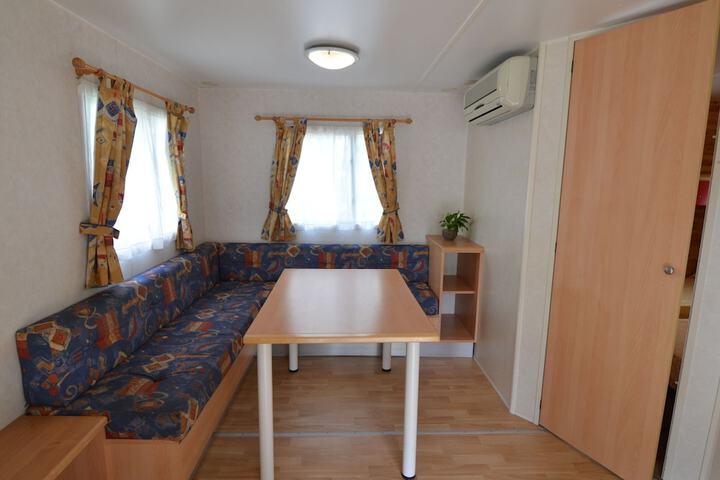Room 8 of 40