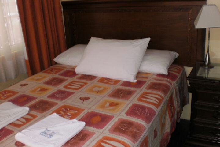 Room 10 of 86