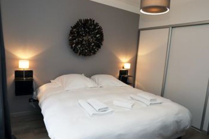 Room 13 of 33