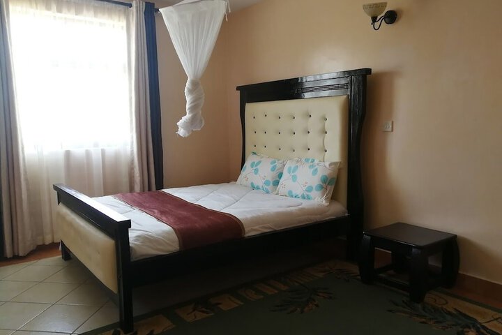 Room 5 of 33