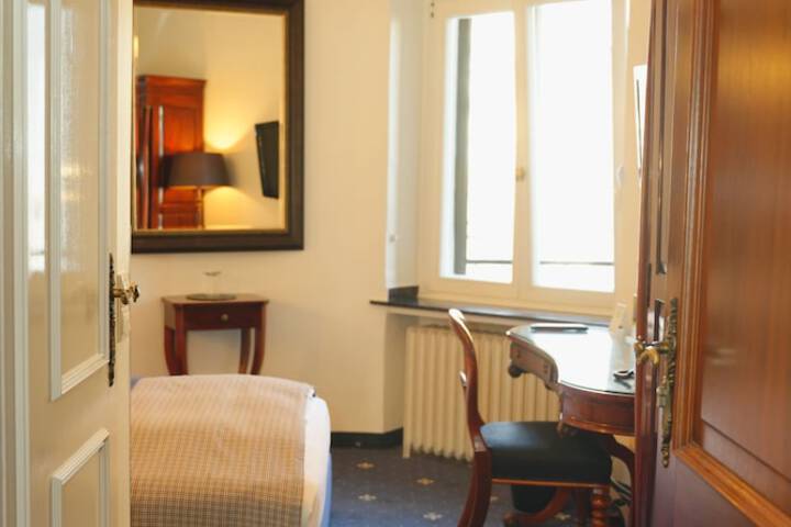 Room 37 of 57