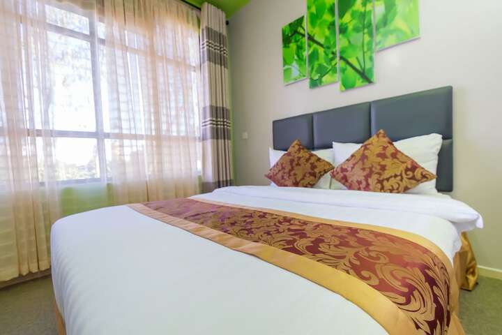 Room 10 of 37